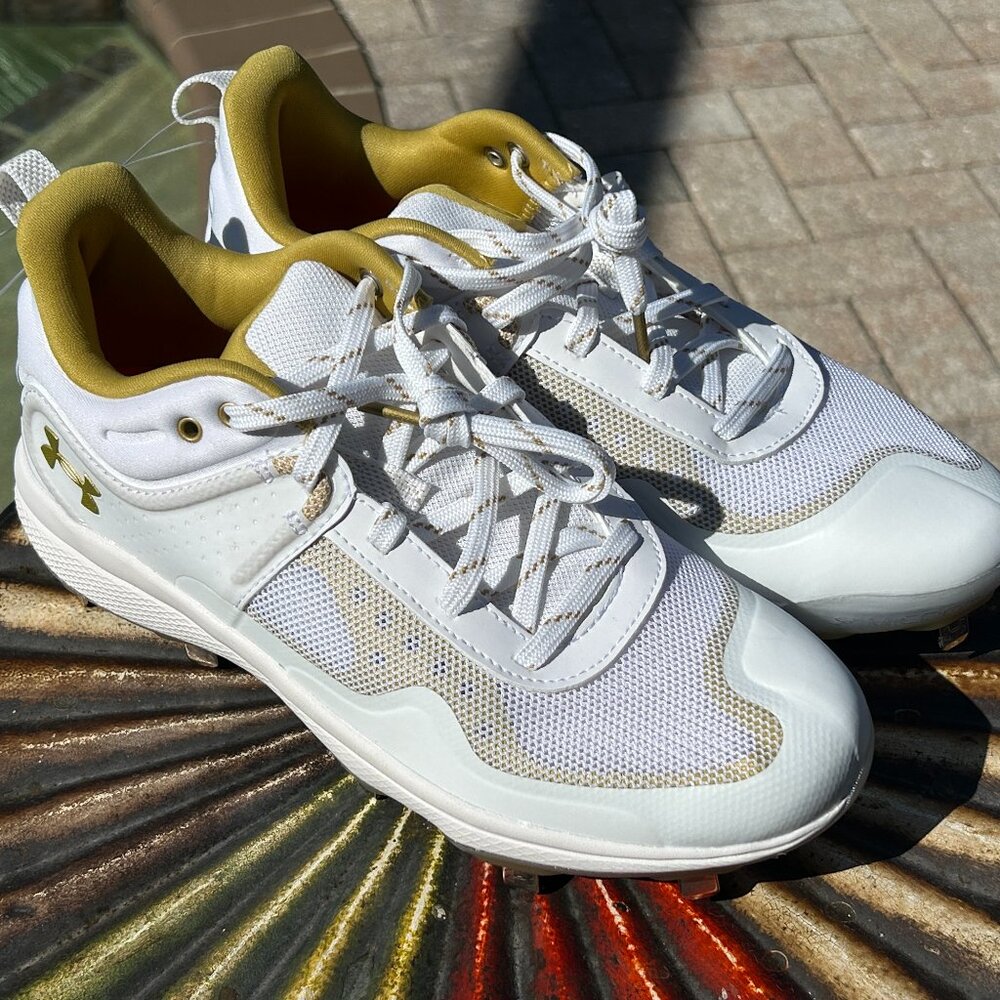 Under Armour Glyde MT Softball Cleats – Women’s – New